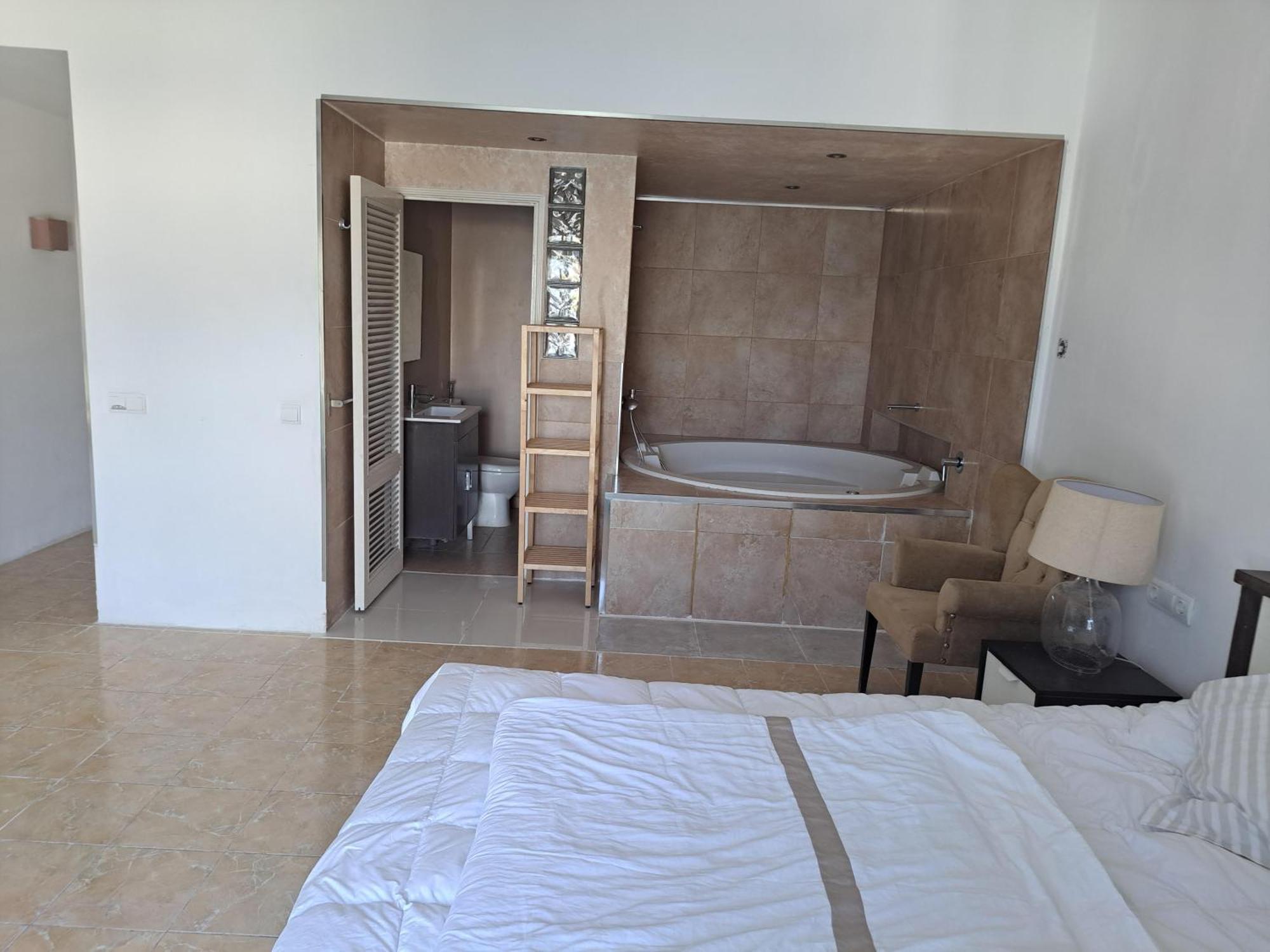 Private Suites In Huge Penthouse 1St Line Puerto Banus, Incredible Views, Jacuzzis Marbella Exterior foto